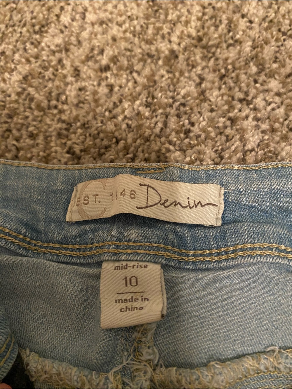 Light Wash Distressed Cropped Jeans Cato Brand Size 10 with Frayed Hem - Picture 6 of 14